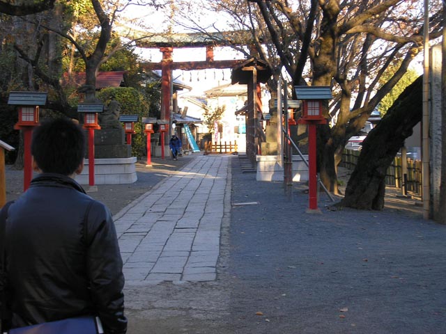 鳥居を本殿側から