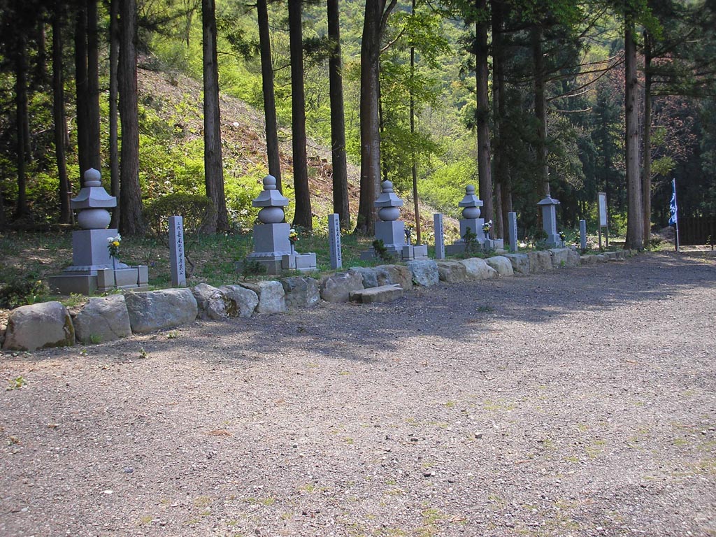 景勝さん以外はクローン石塔でしたが。